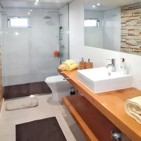 Charming House In With Shared Pool Vakantiehuis Requiao