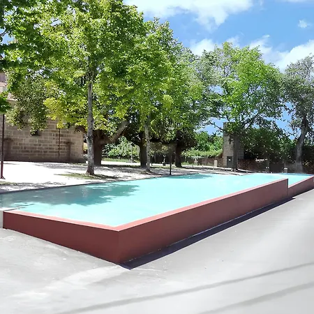 Charming House In With Shared Pool Requiao