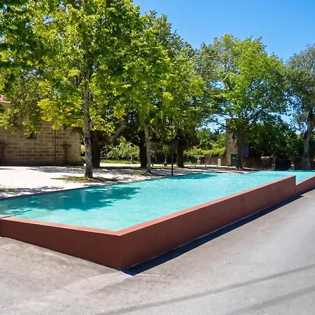 Charming House In With Shared Pool Requiao