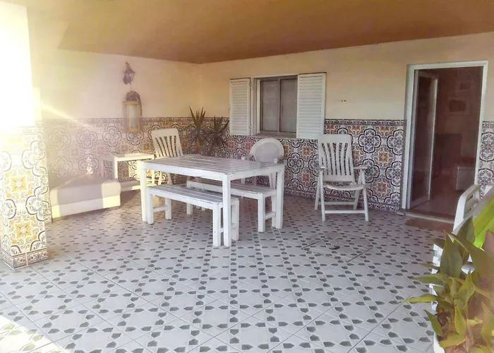 Charming House In With Shared Pool